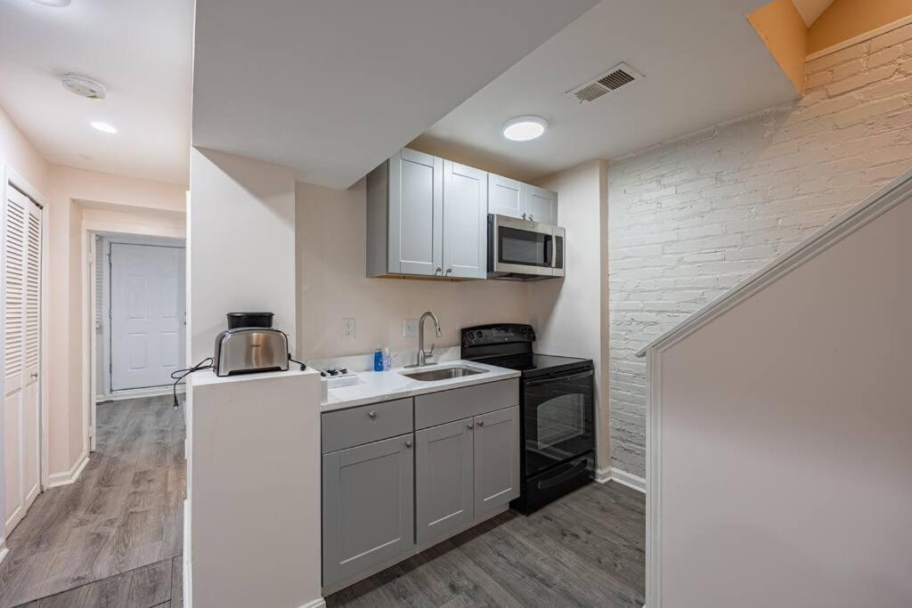 Updated 2Br Apartment With Free Parking In Dc Washington Exterior photo